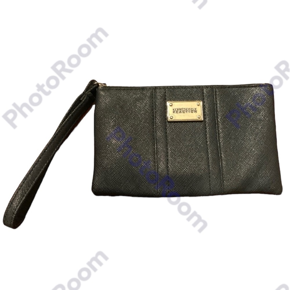 Kenneth Cole Reaction Black Top Zip Wristlet